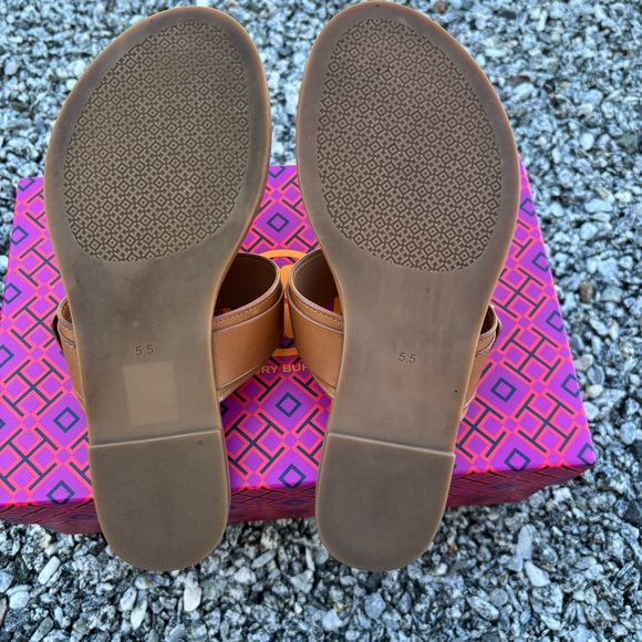 Tory Burch Tan Leather Thong Sandals - Picture 3 of 7